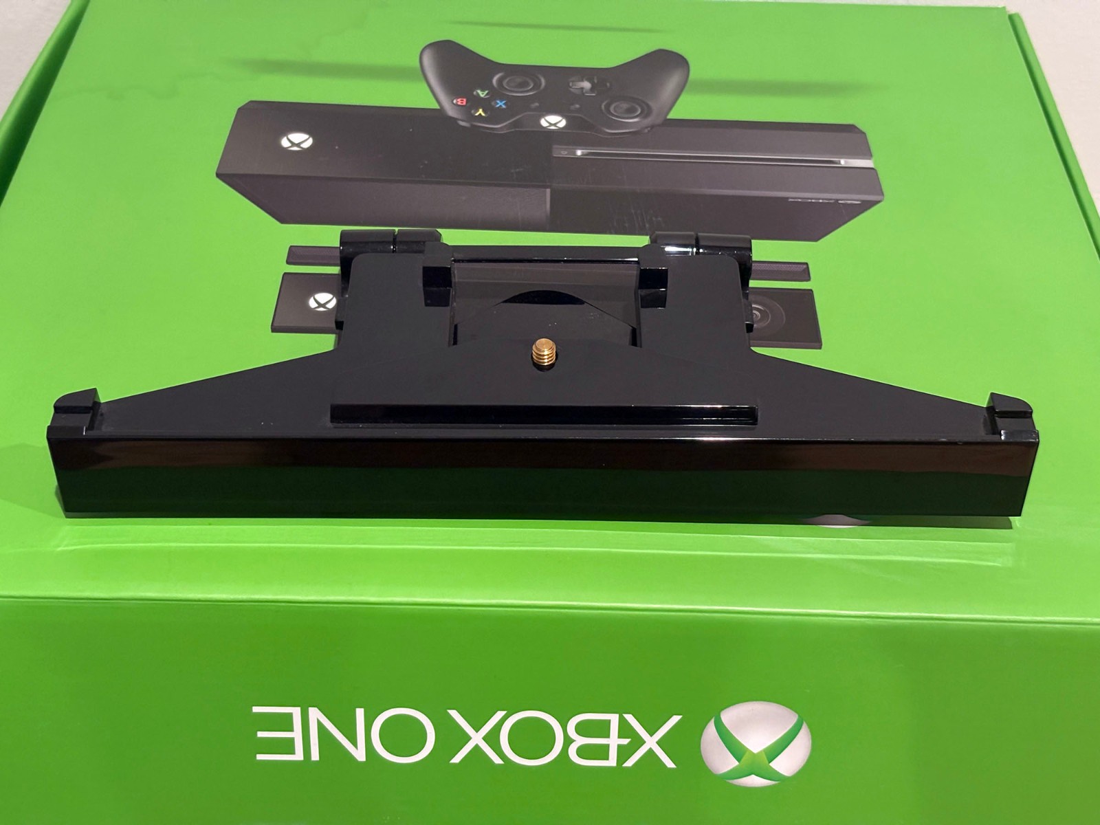 Xbox One 500GB Original Console Model 1540 / 1520 Kinect Camera Energizer Stand