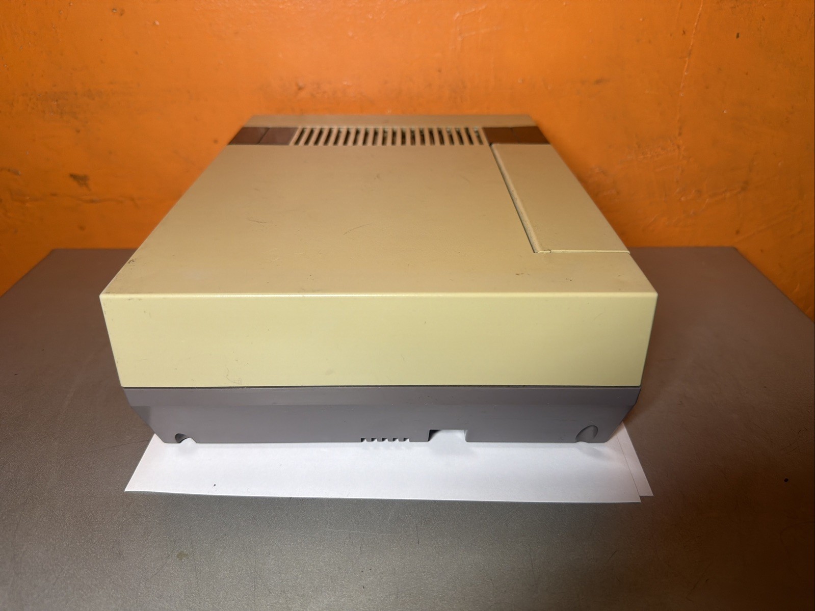 NINTENDO NES CONSOLE ORIGINAL SYSTEM FOR PARTS NOT WORKING POWERS ON