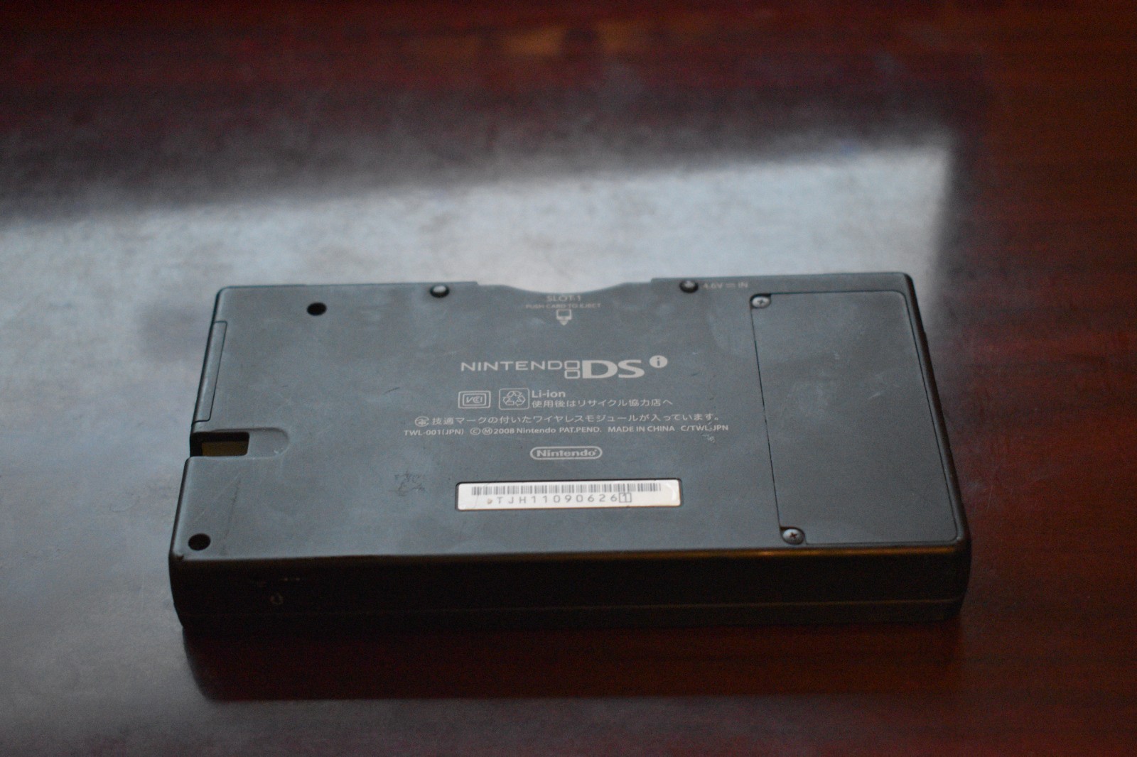Nintendo DSi(NTSC-J) – Black, GREAT condition, no stylus, no charger