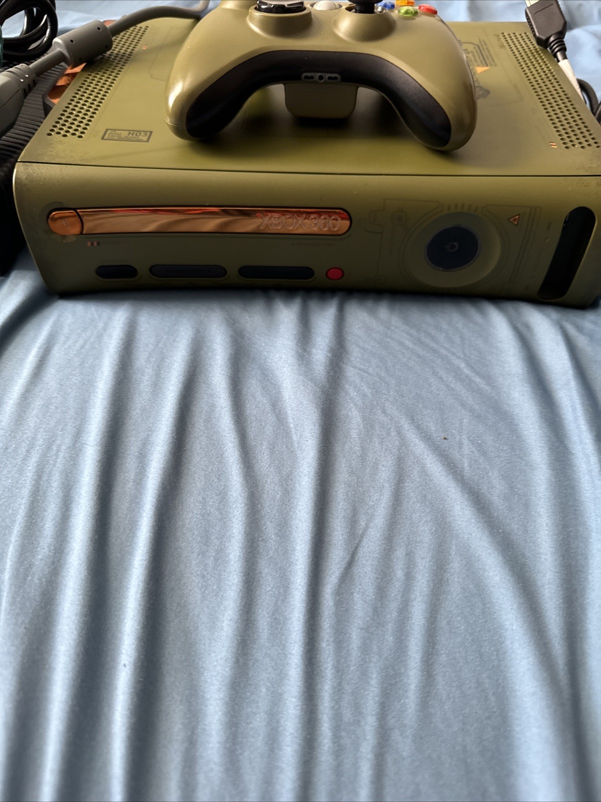 Halo 3 Xbox 360 Console Controller & Cords Works but Has A Broken Front Usb Port