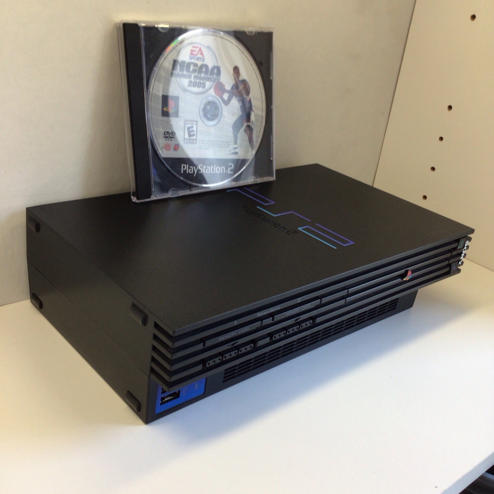 Sony PlayStation 2 PS2 Console SCPH-39001 Black NTSC-U/C w/ NCAA 2005