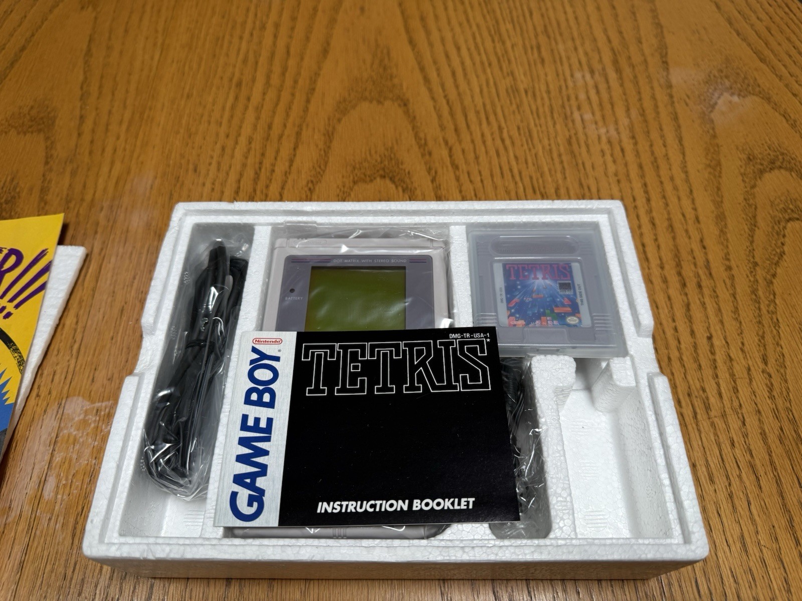 1989 Nintendo Game Boy DMG-01 with Tetris,MINT CONDITION,NEVER USED, TESTED!