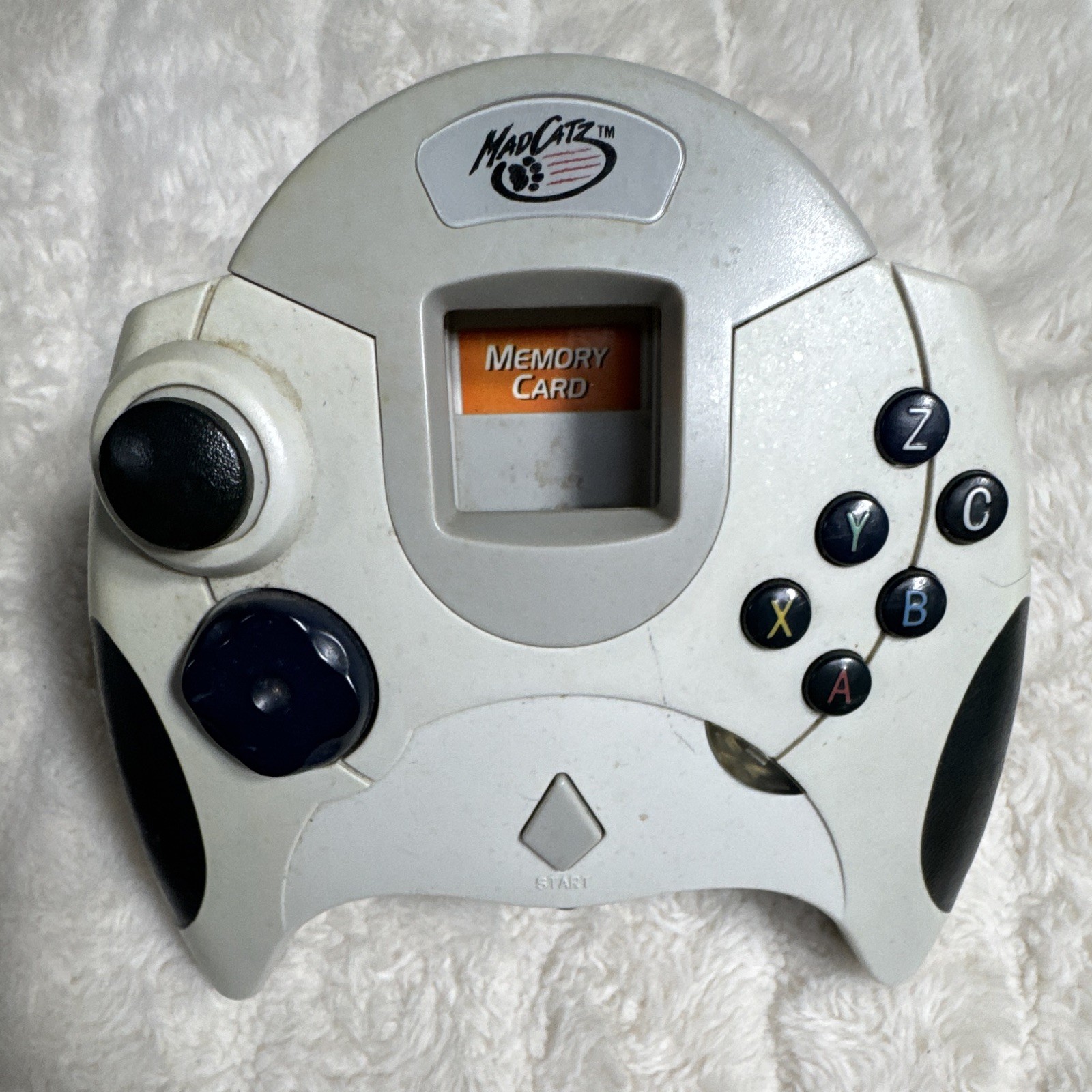 SEGA Dreamcast HKT-3020 Console White w/ Controllers, Memory Card, AV/HDMI