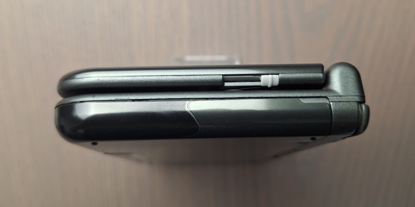 New Nintendo 3DS XL Metallic Black | Charger 32GB SD Card | REGION FREE TOP IPS