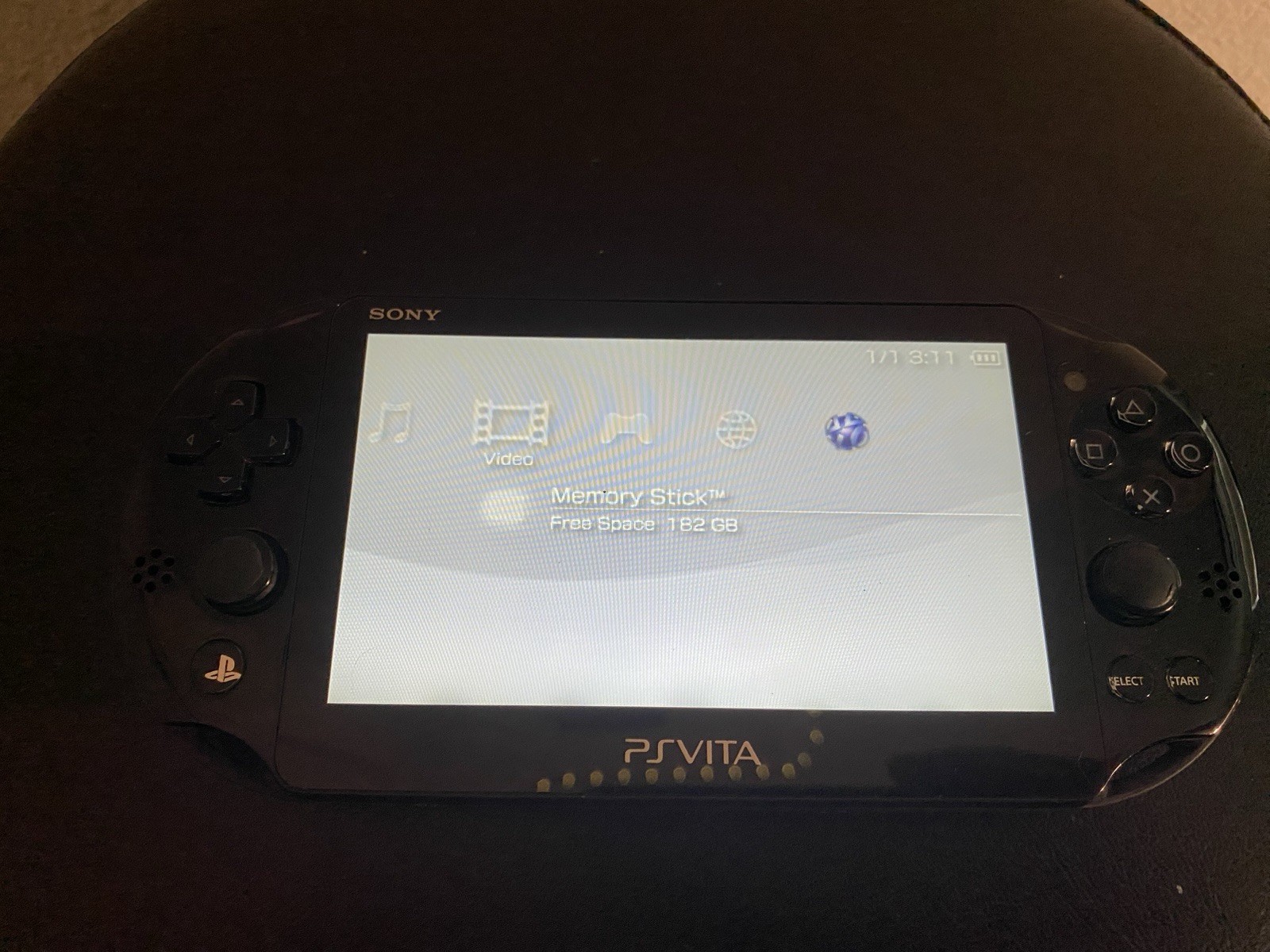 Sony PlayStation PS Vita PCH-2000 Console Black 256gb + Charger
