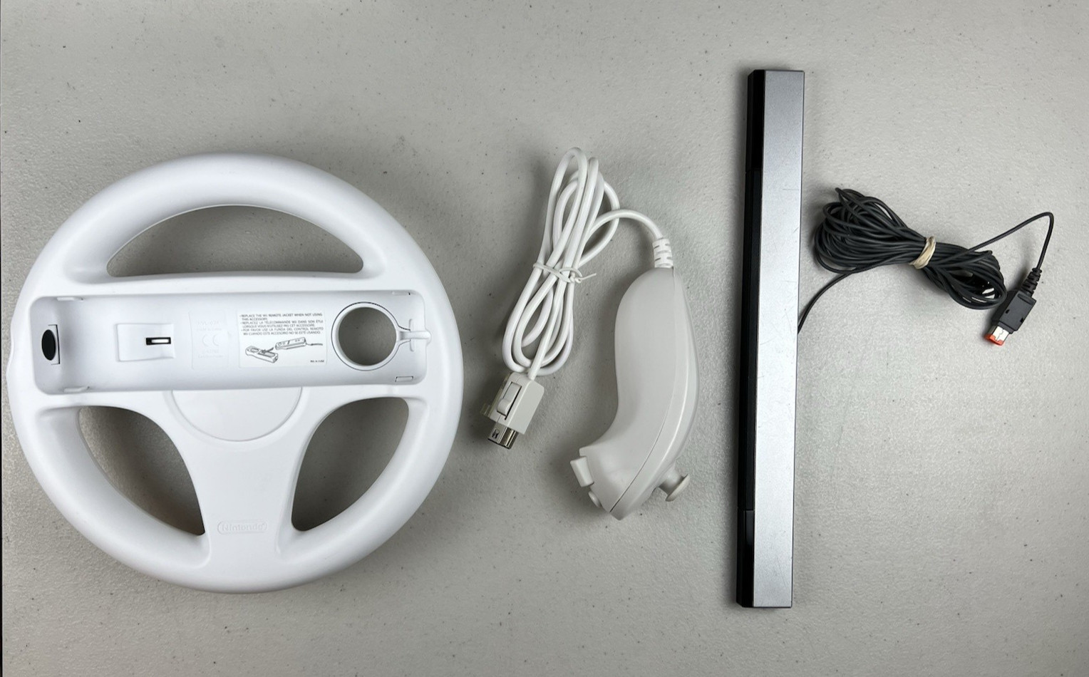 Nintendo Wii White Console Bundle RVL-001 (USA) Mario Controller, Wheel, 4 Games