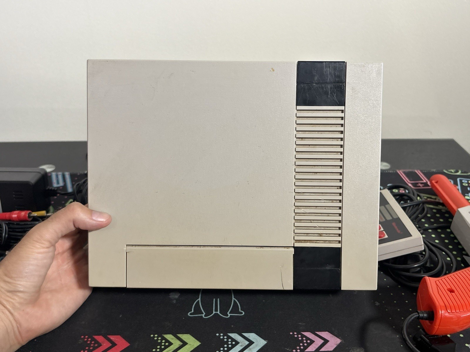 Nintendo Original NES-001 Entertainment System NES Console Zapper 2 Games