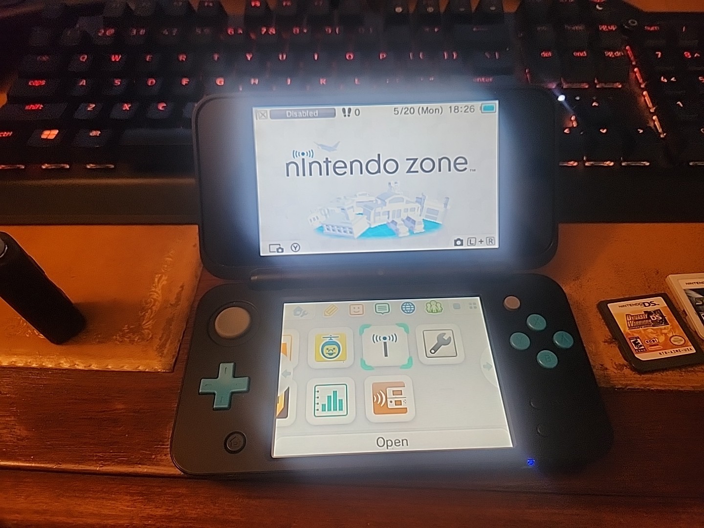 Nintendo 2DS XL Black/Turquoise W/Stylus W/4Gb SD Card. NO CHARGER. TESTED WORKS