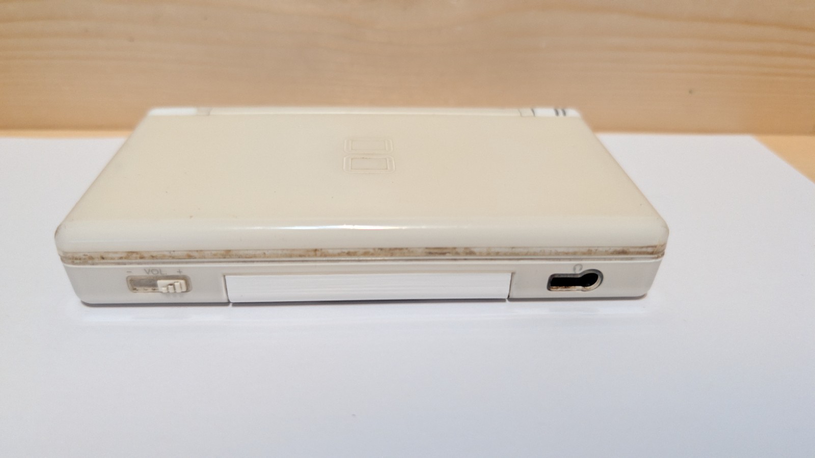 Nintendo DS Lite White Handheld USG-001 W/Charger *Tested* Dead Left Speaker