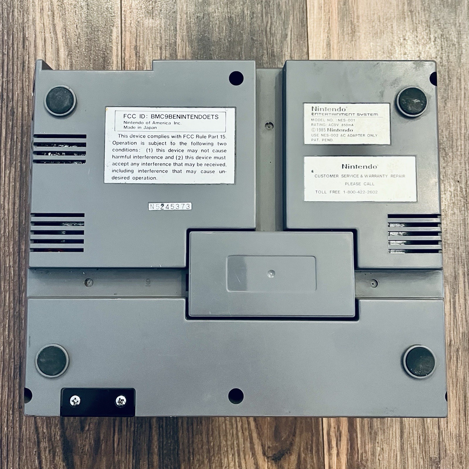 1985 Original NES Nintendo System Console NES-001, Powers On – READ DESCRIPTION