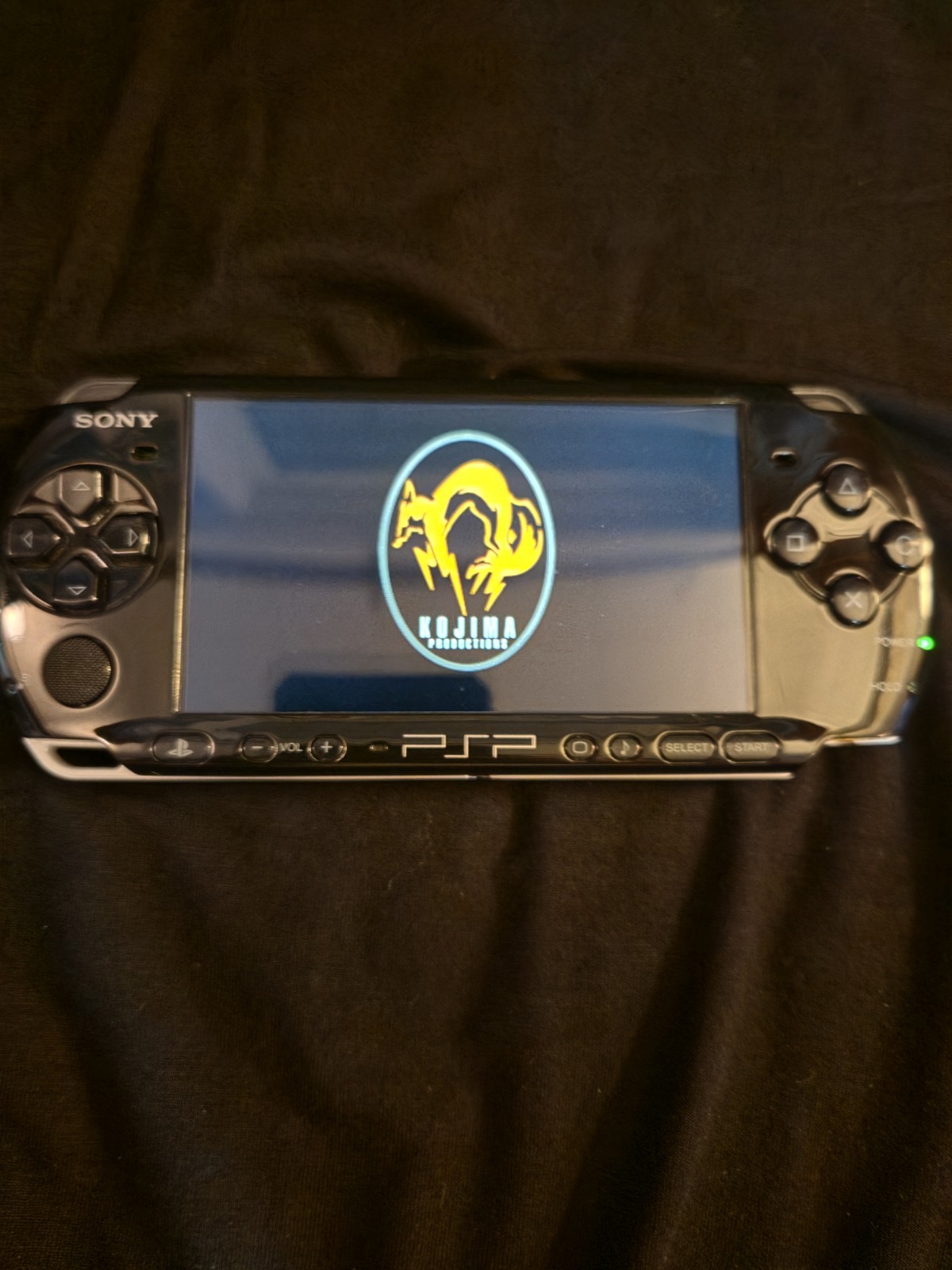 Sony PSP CFW Bundle: 3 Games, Case, New Battery, Charger – UMD Issue (Read)