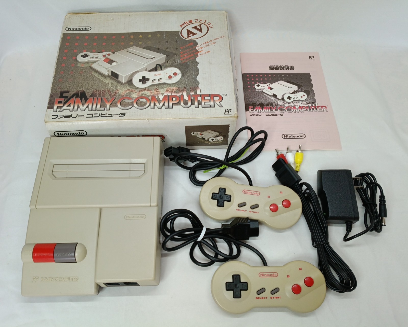Nintendo AV Famicom Box Game Console set New Famicom NTSC-J Tested