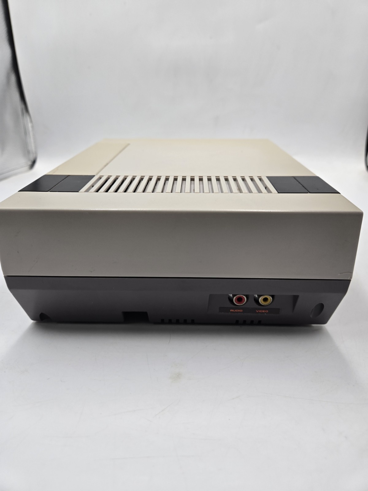 Vintage Nintendo Entertainment System. NES-001 Console + 2 Controllers & Zapper