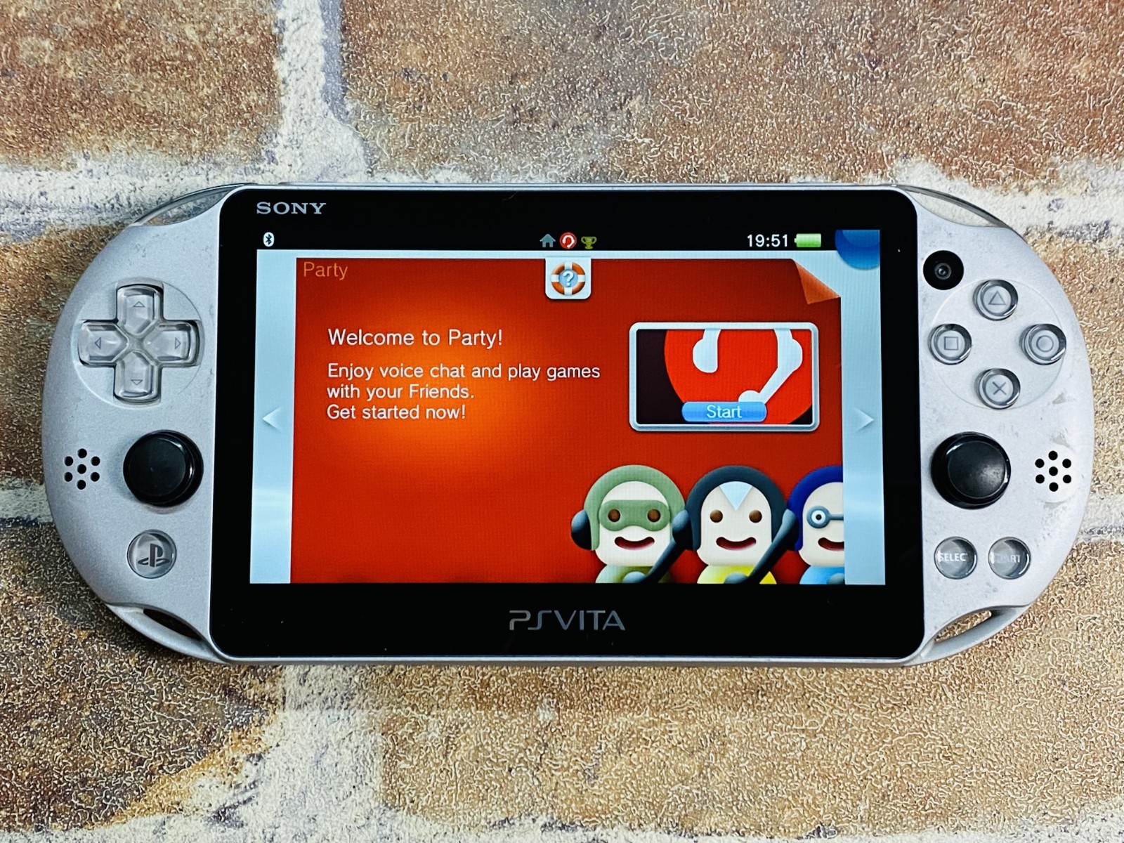 SONY PS Vita PCH-2000 ZA25 SILVER Japan PlayStation Charger 8GB Tested DDP