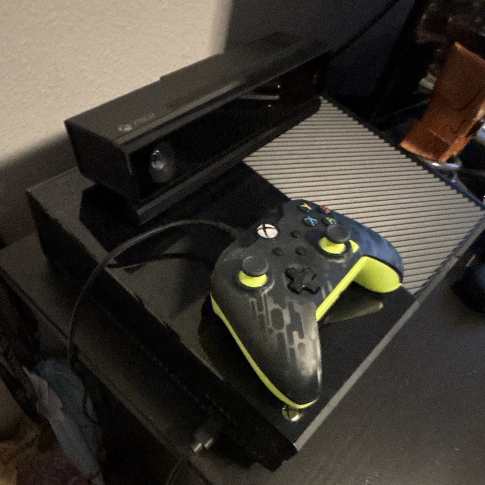 Microsoft Xbox One Home Console Black/Green w/ Wired Controller & Kinect