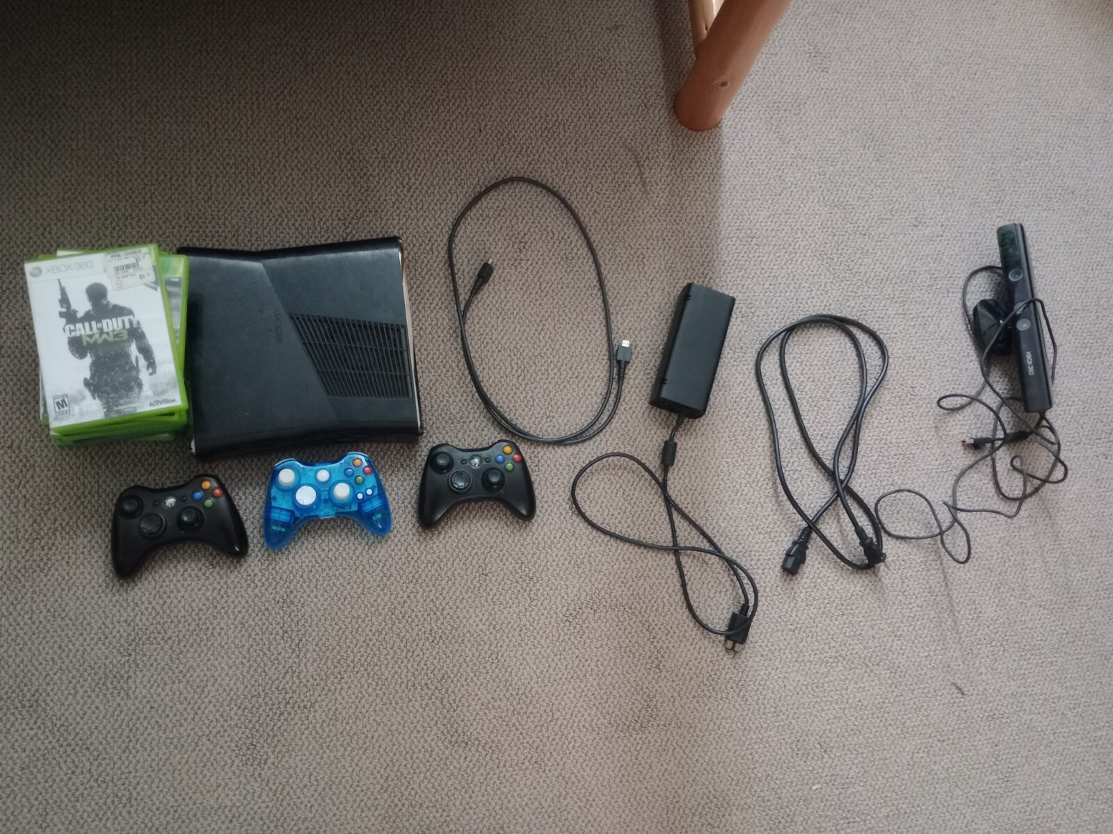 Xbox 360 bundle, 11 games three controllers +.