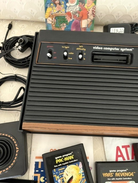 Atari 2600 Vintage 1980 Video Computer System Works on modern TV’s EXCELLENT!