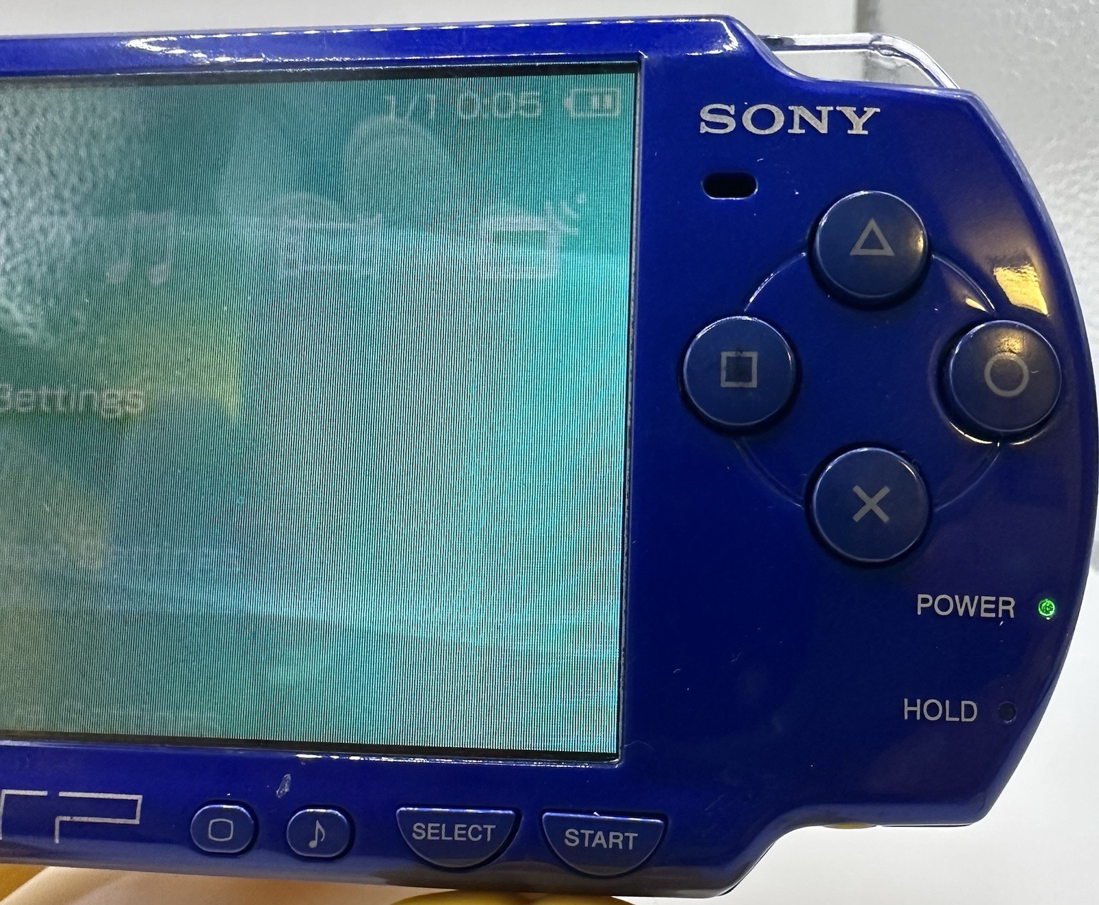 Sony PSP 2000 Blue Console TESTED + WORKING! no battery no charging cable incl.