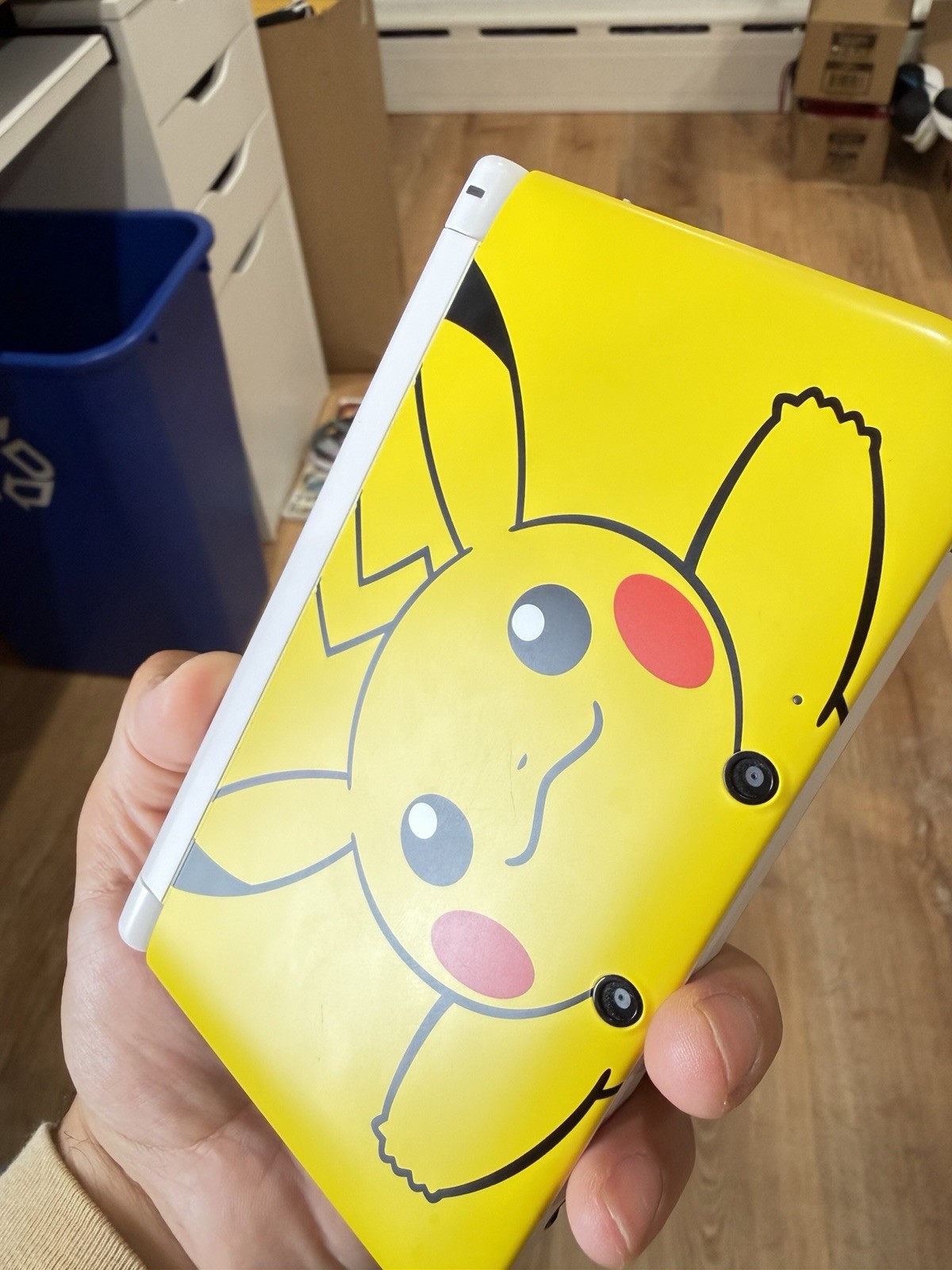 Nintendo 3DS XL Pokemon Pikachu Edition Yellow Handheld System Complete In Box