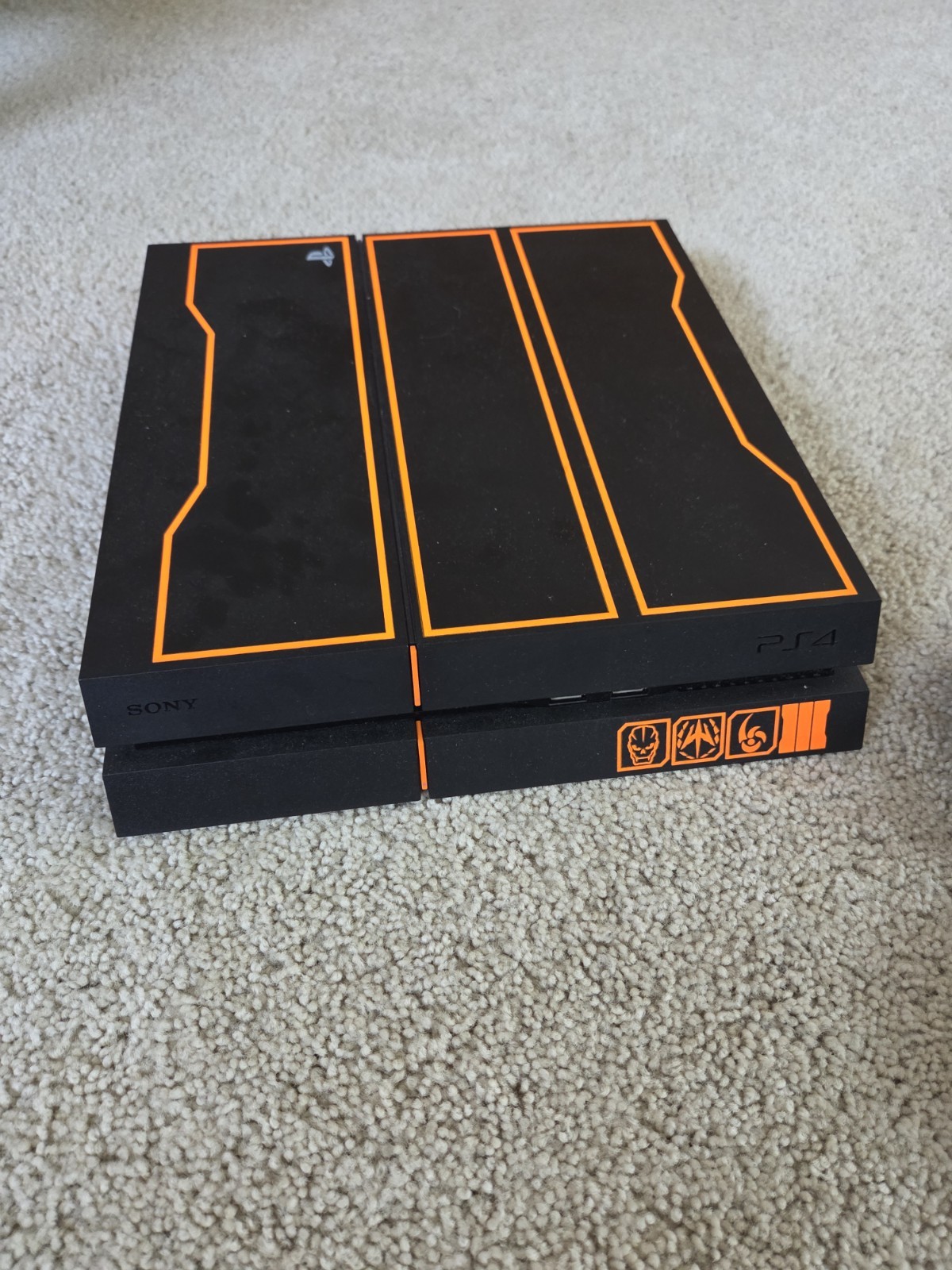 PS4 Limited Edition Call Of Duty Black Ops 3 Console w/ game & Controller