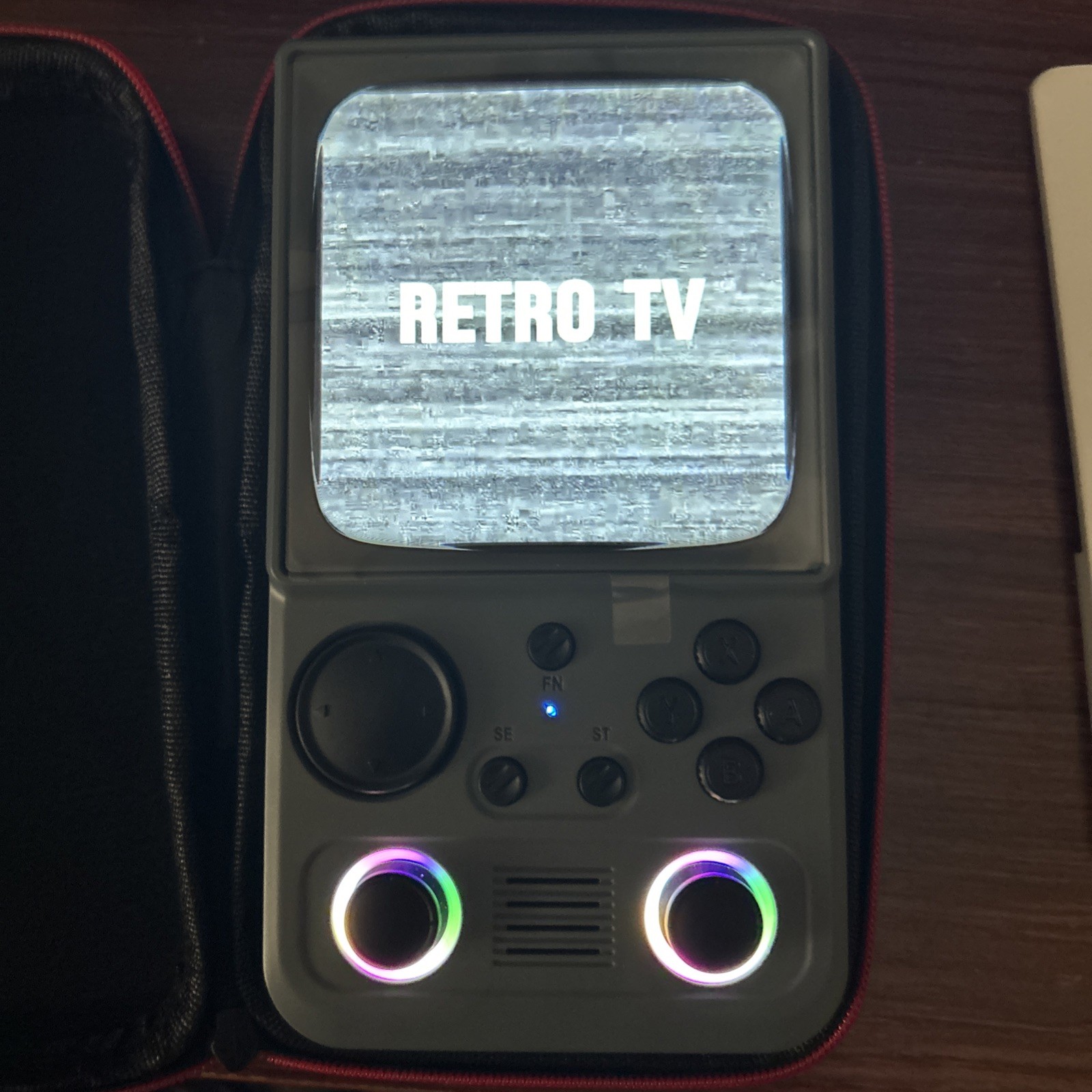 R36T MAX Upgraded Retro Handheld with 4000mAh Battery, 4.0» IPS 128GB