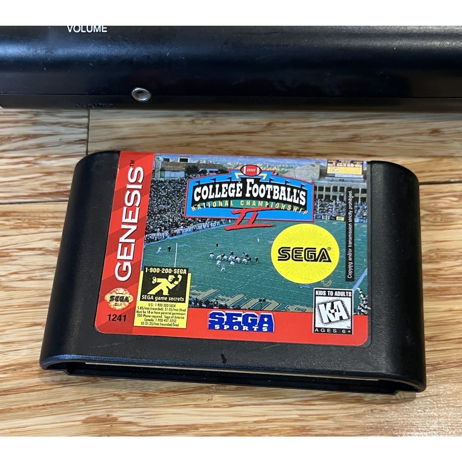 Sega Genesis 16-BIT Model 1601 + 2 Games Sonic Football II untested No Cords