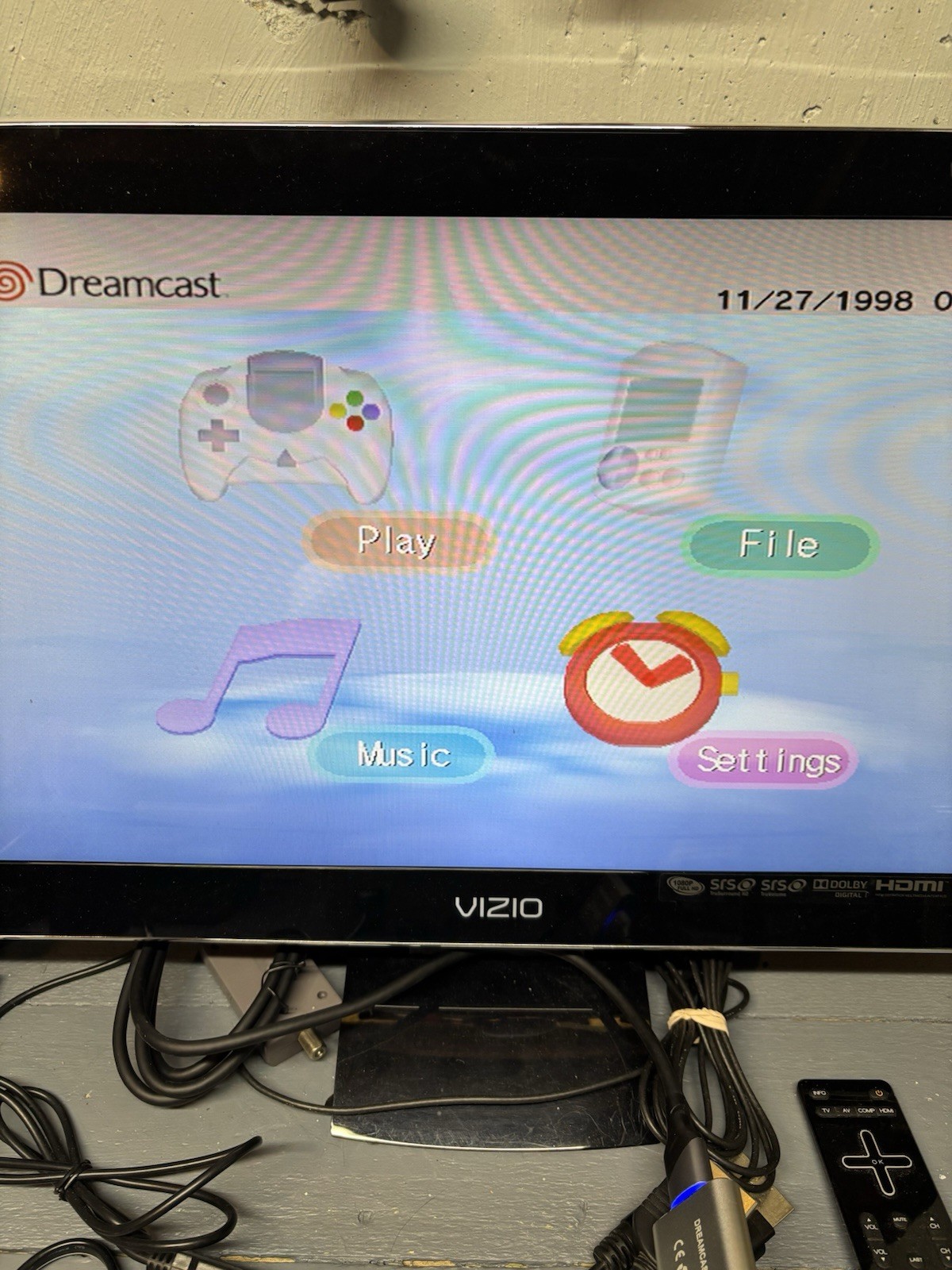 Saga Dreamcast Console Two Controllers, Game, Power And AV Cable HKT-3020 TESTED