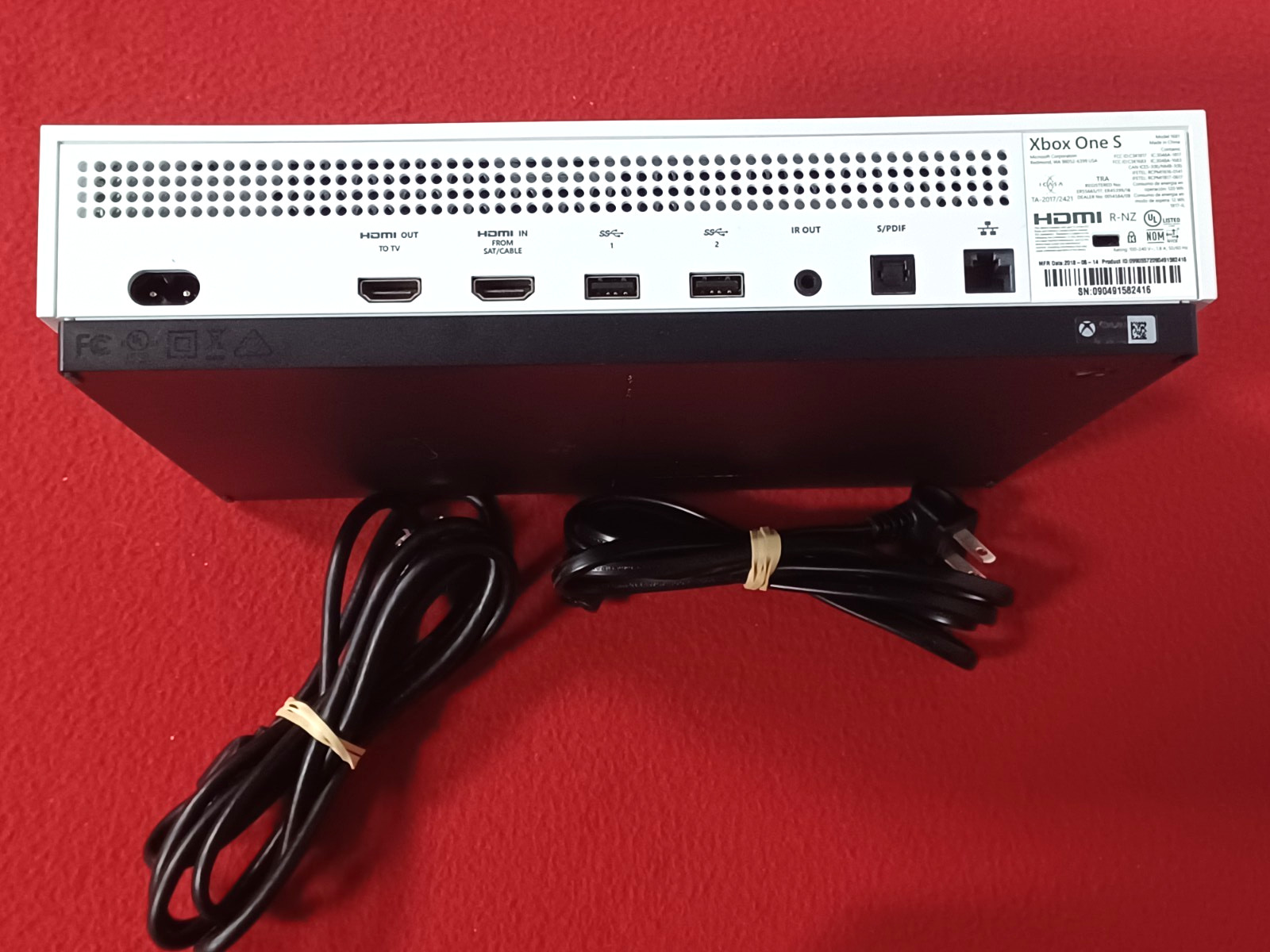 Microsoft Xbox One S 781GB Model 1681 Console White Console and Cords Working