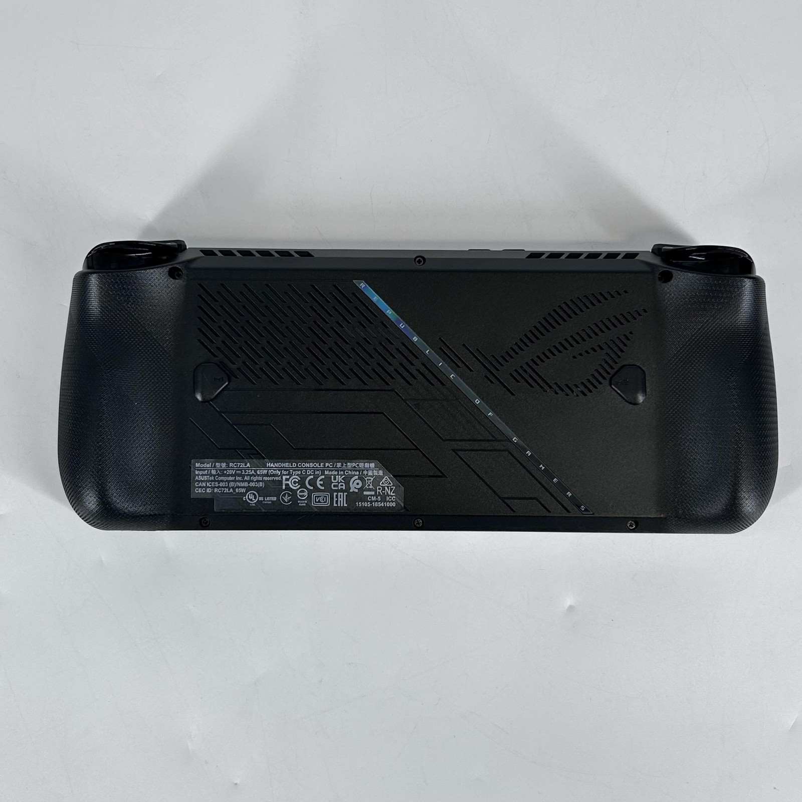 Asus ROG Ally X Black AMD Ryzen Z1 Extreme 24GB RAM 1TB w/ Charger – Very Good