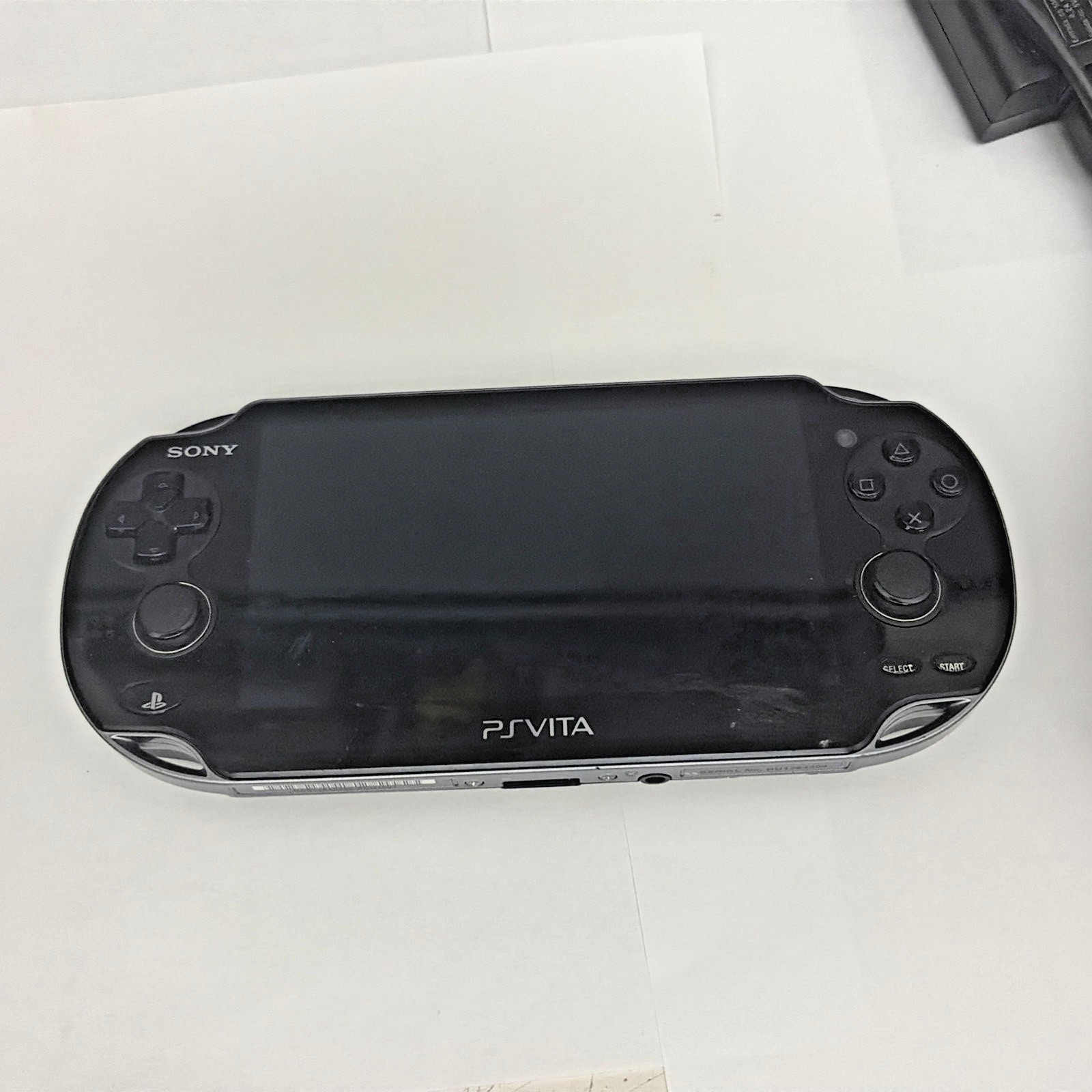 SONY PS VITA HANDHELD – PCH-1001