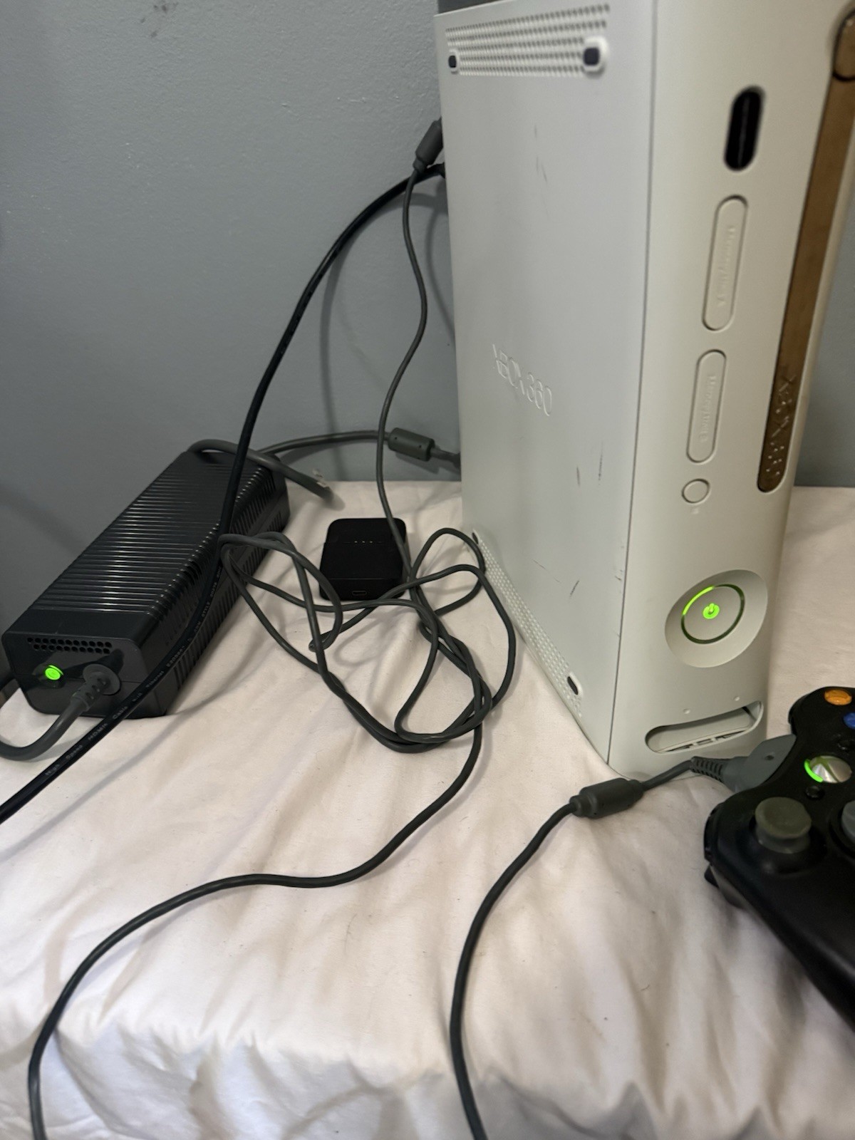Xbox 360 Console 60GB HDD – Power Cable + Controller