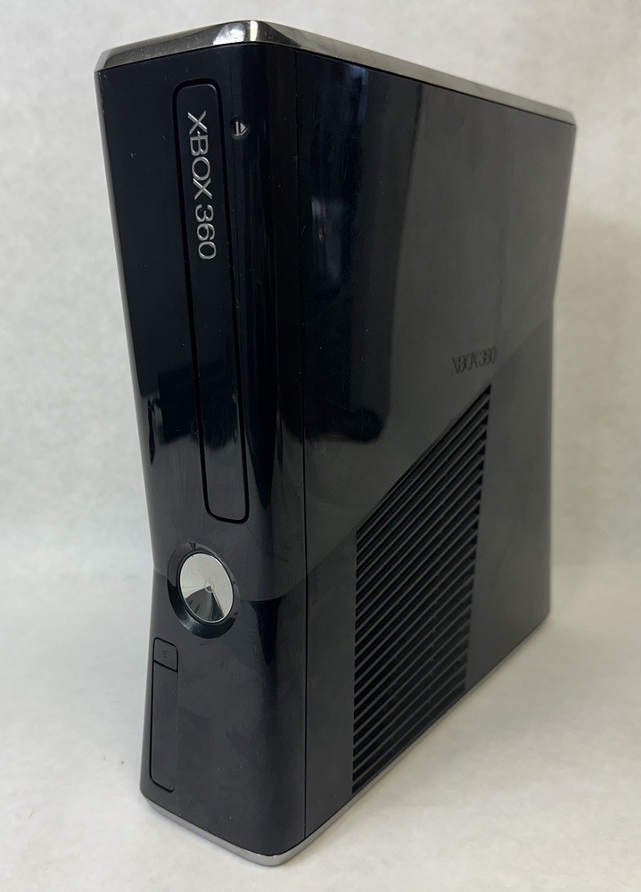 Microsoft Xbox 360 S, 1439, 4GB, Tested and In Working Condition, 1 Controller