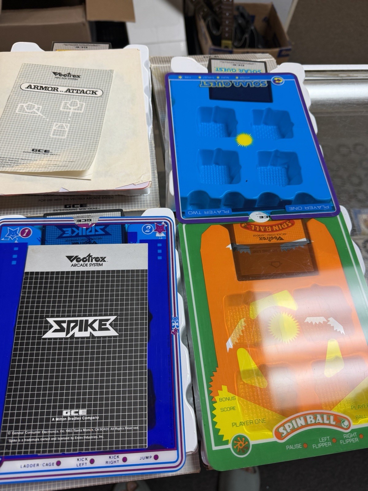 Vectrex Arcade System HP 3000 Console Built-In Monitor & 17 Games Controller Pen
