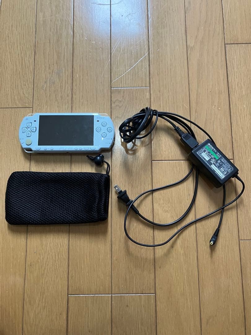 PSP Sony Psp-2000 Main Body Felicia Blue Without Battery With Charger Japan