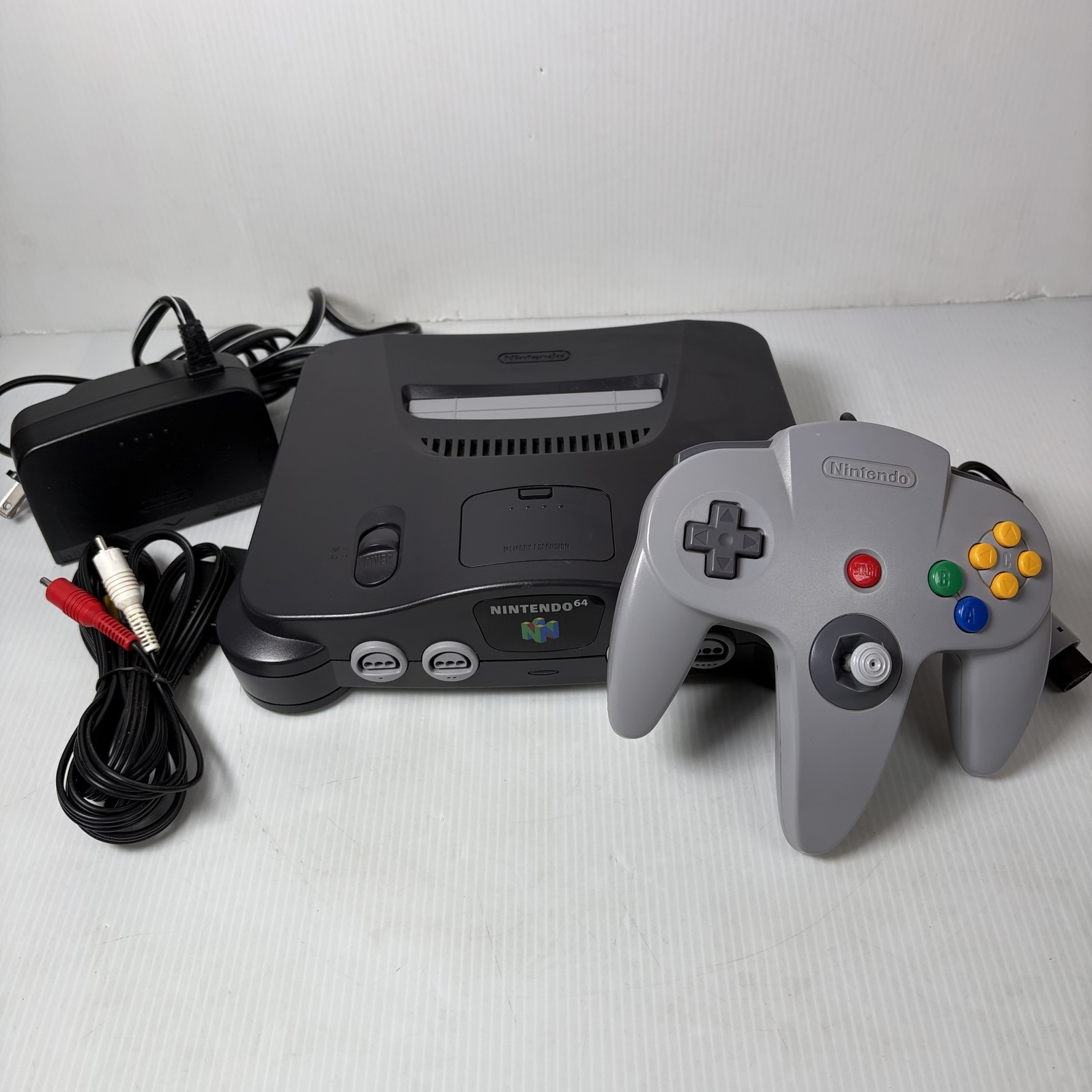 Nintendo 64 N64 Console System Gray NUS-001(USA) with OEM Controller & Cables