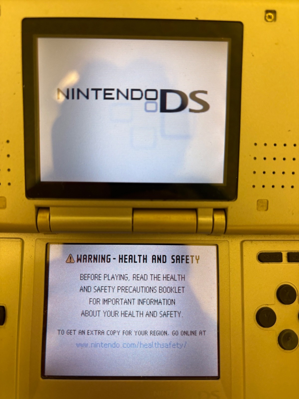 Nintendo DS Silver Handheld System – Good Condition! – TESTED AND WORKING (6A)