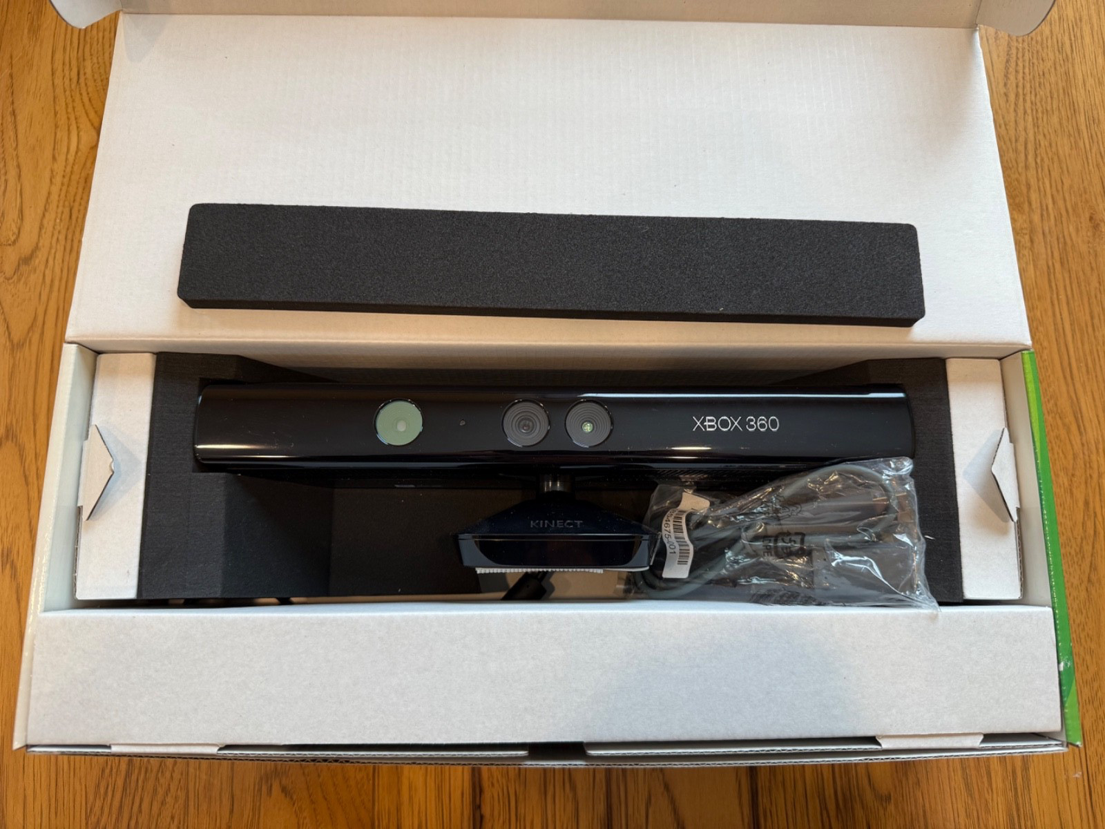 Microsoft Xbox 360 S 250GB Console, Kinect, Controller, and a few of Games