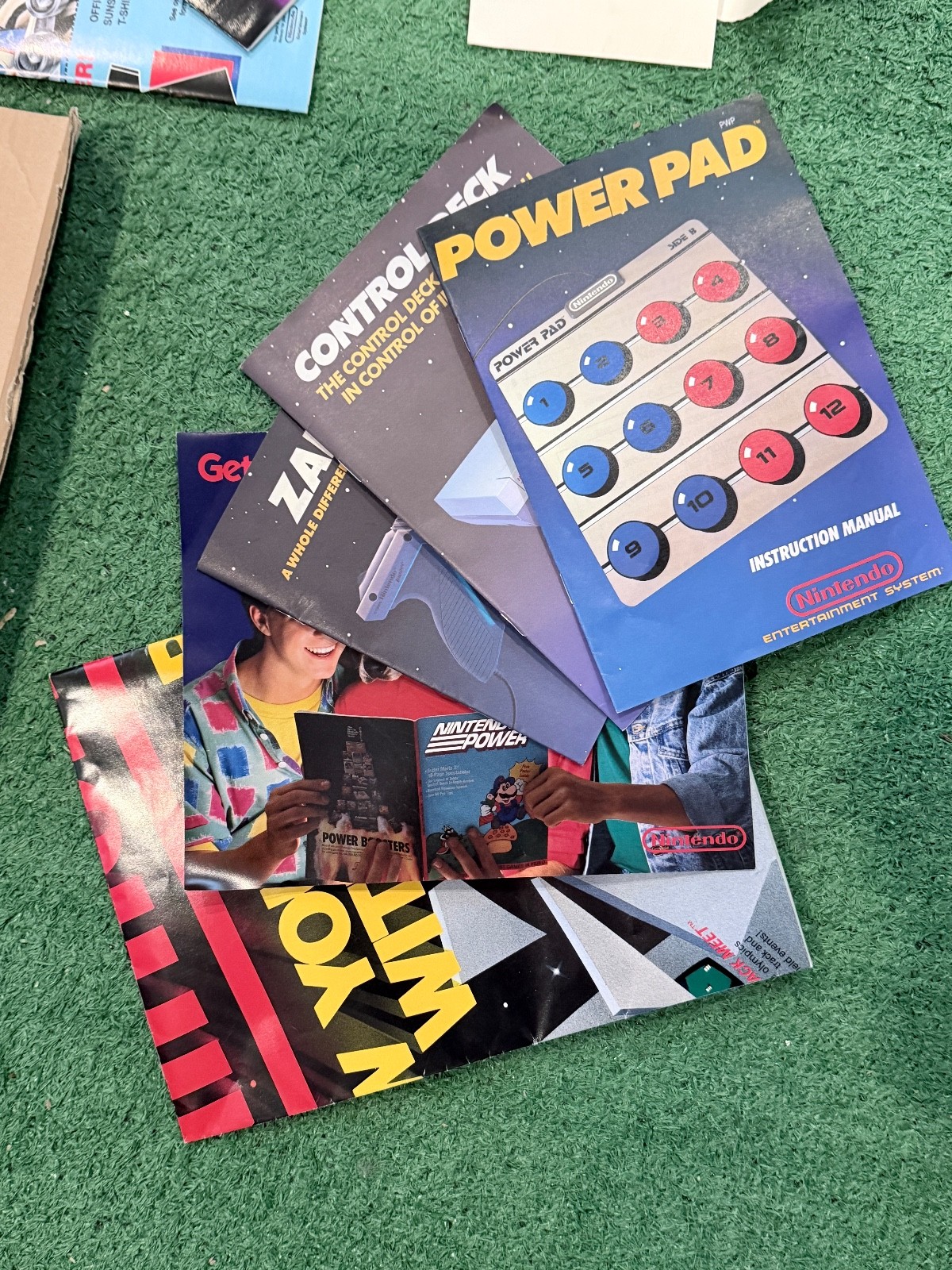 Vintage Nintendo NES Power Set Console Original Box Complete Works