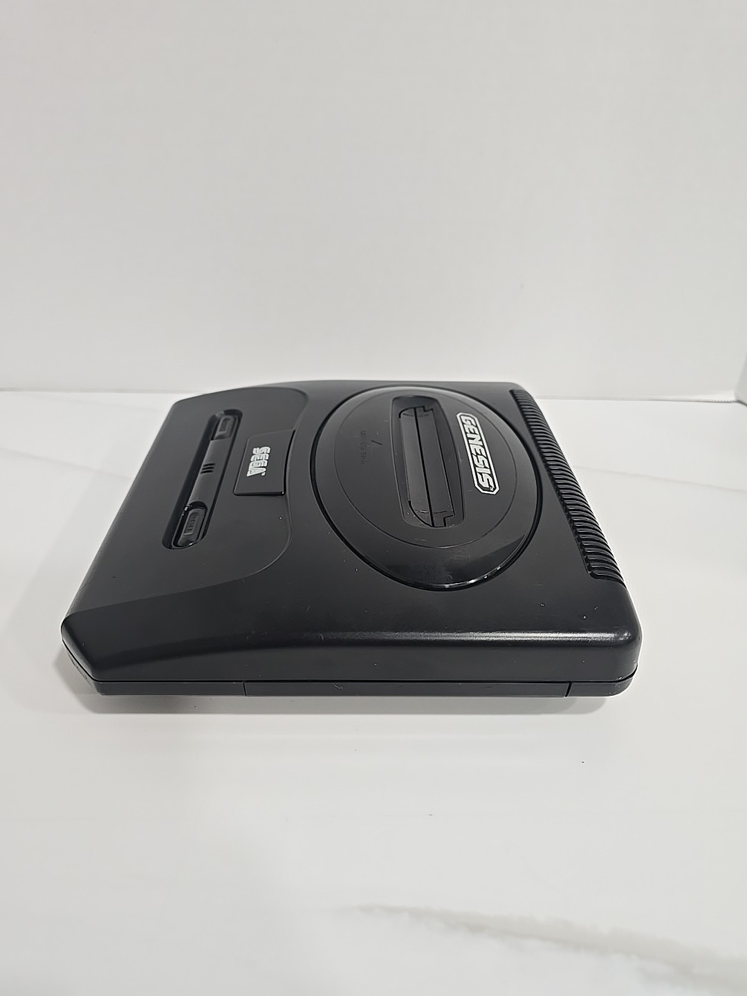 Sega Genesis II Console Model 1631 + 2 Controllers & 6-Pak Game Cartridge TESTED