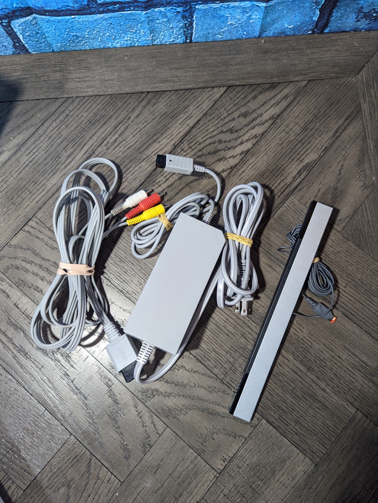 Nintendo Wii RVL-001 Gaming Console with Cords, Controller, and Random Videogame