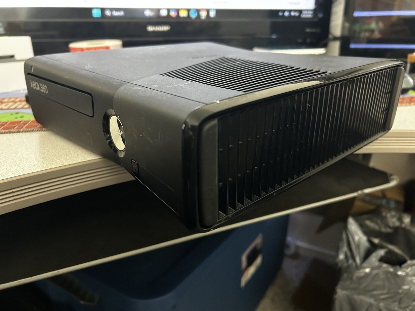 Microsoft Xbox 360 S 4GB + 250 GB Console – Black (1439)