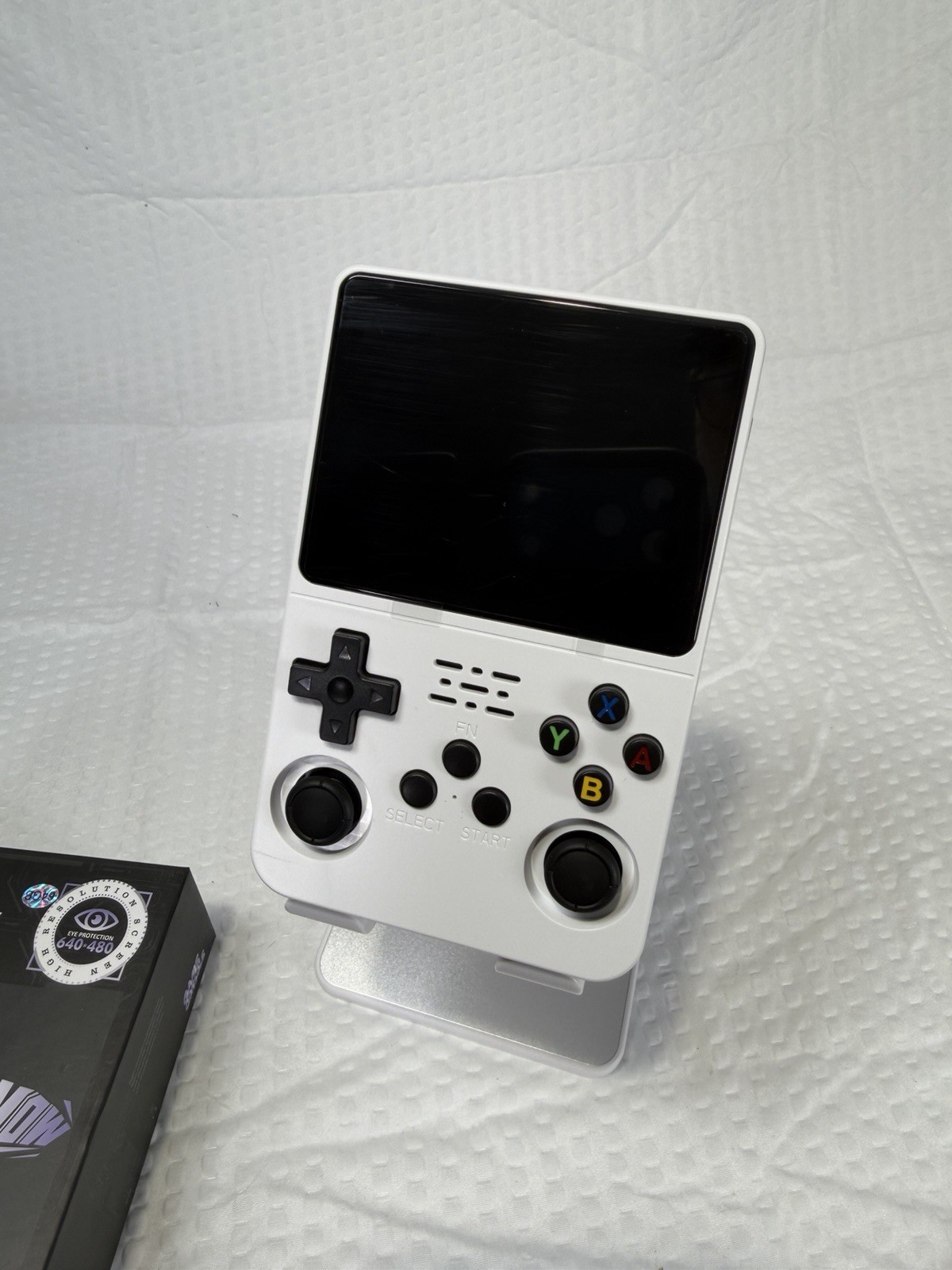 R36S White 64 GB Handheld Game Console IPS Screen 3.5 Inch, 20000+ Video Games