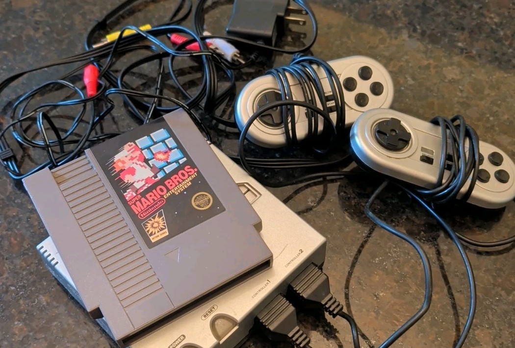 super Mario Bros. Nintendo Game And Yobo Console