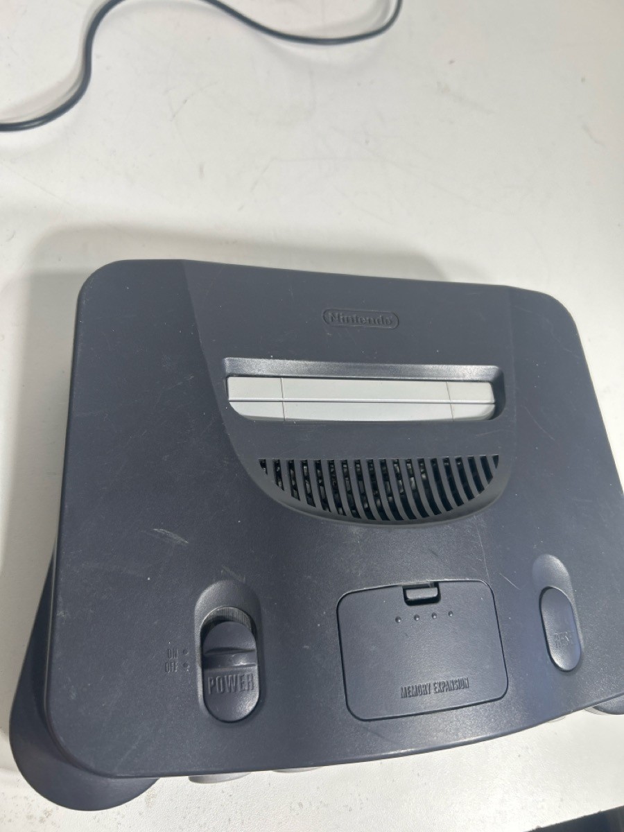 NINTENDO 64 SYSTEM CONSOLE NUS-001 (P17023290)