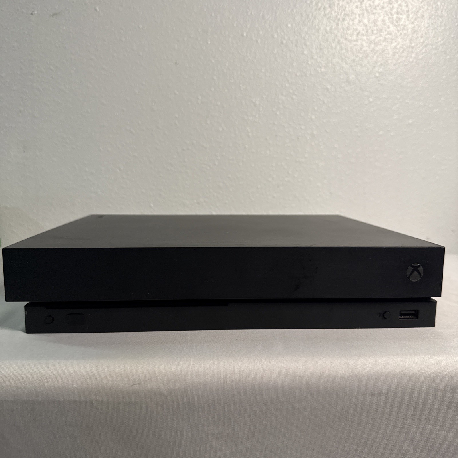 Microsoft Xbox One X 1TB Black Console 1787 w/ 2 Controllers, cords & 6 Games