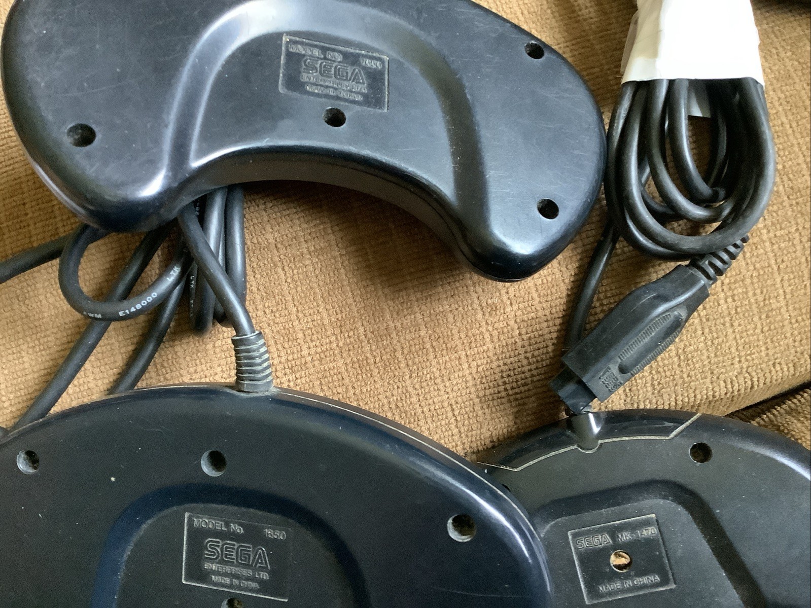 Sega Genesis Console Bundle Multitap 4 Controllers 9 Games AV Cables Switcher