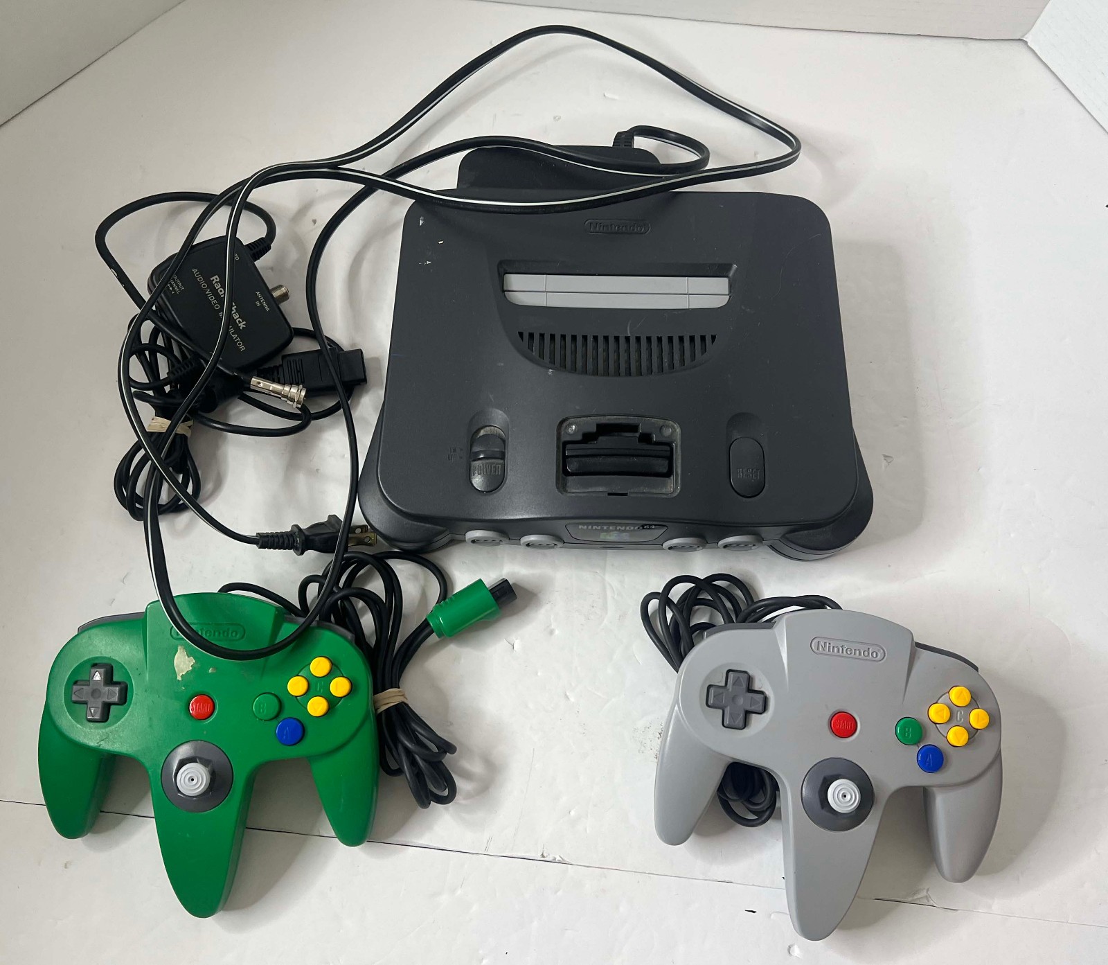 Nintendo 64 N64 Console NUS-001 (USA) Bundle 2 Controllers Cables TESTED Works