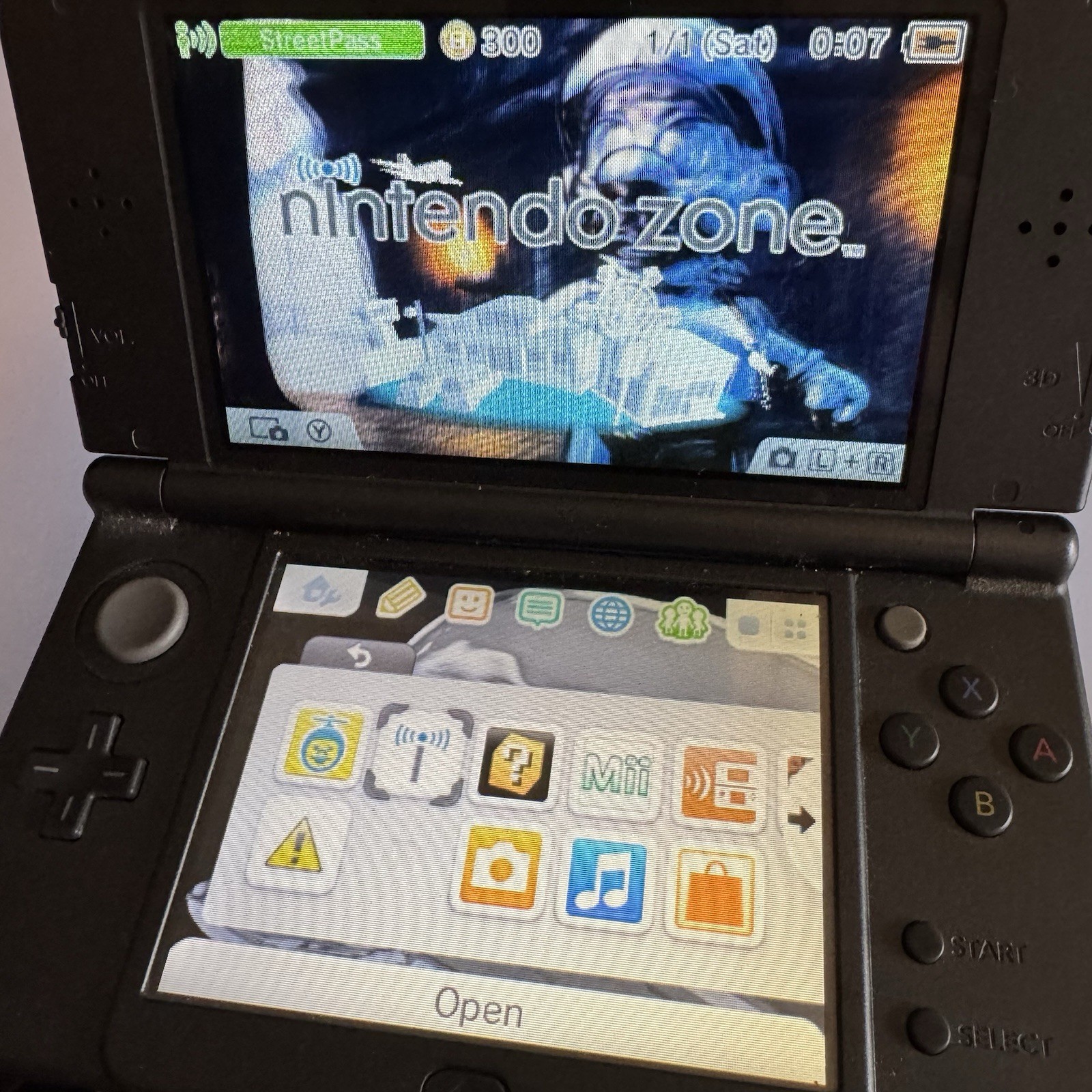 Nintendo New 3DS XL 4Gb SD card + Charger Silver Gray Black – Tested