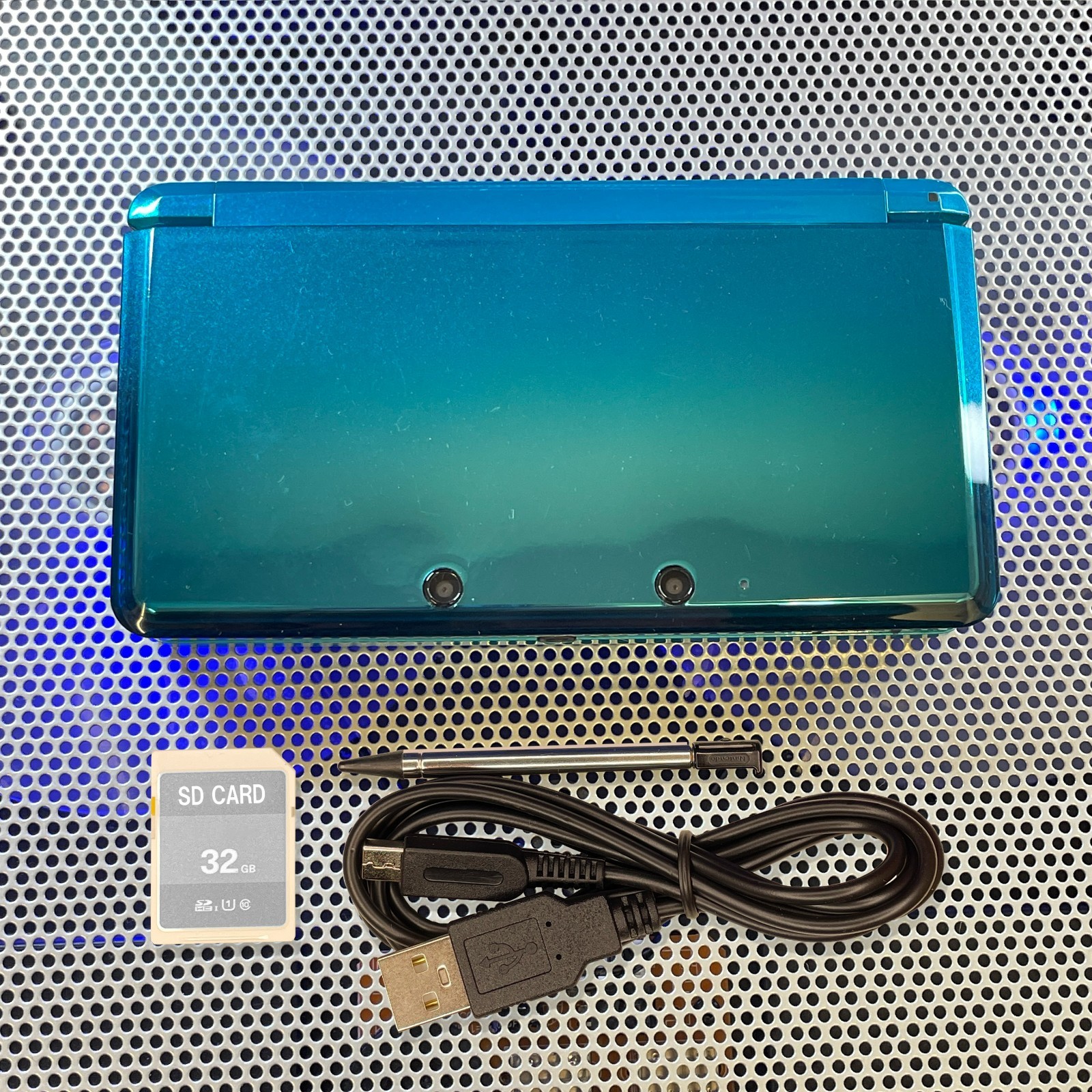 Nintendo 3DS Console Aqua Blue Multi-Region Cartridge Compatible 32GB SD Stylus