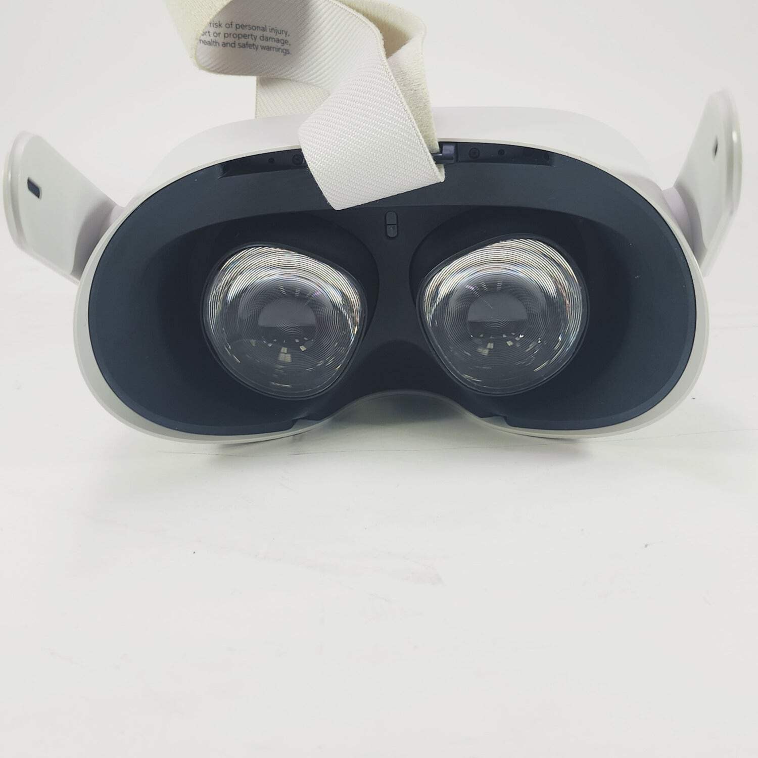 Oculus Quest 2 64GB Standalone All-in-One VR Headset KW49CM